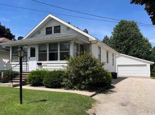 746 Arnold St, Galesburg, IL 61401