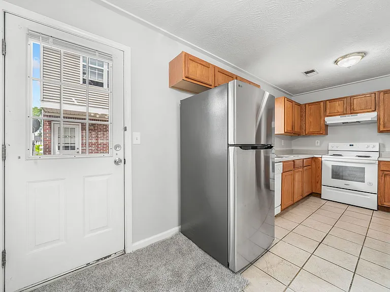 20 Point Place Dr #20 — Photo 34