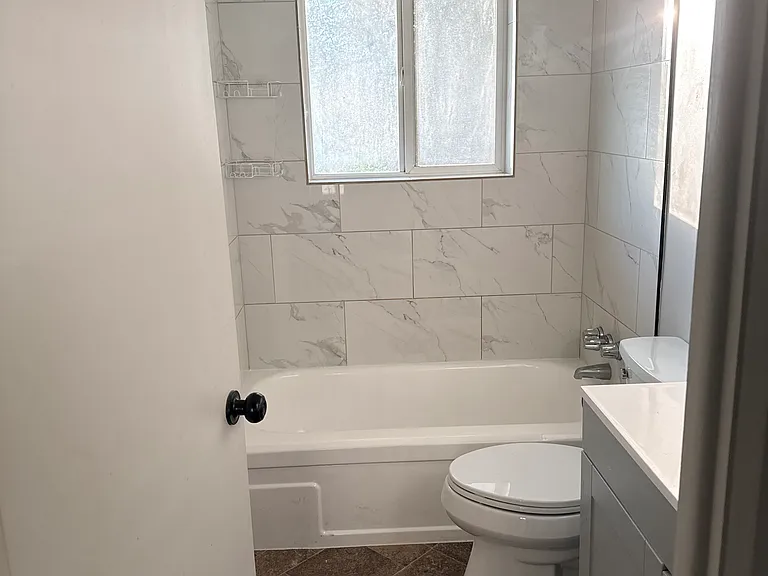 1621 W Olympia Dr — Photo 8