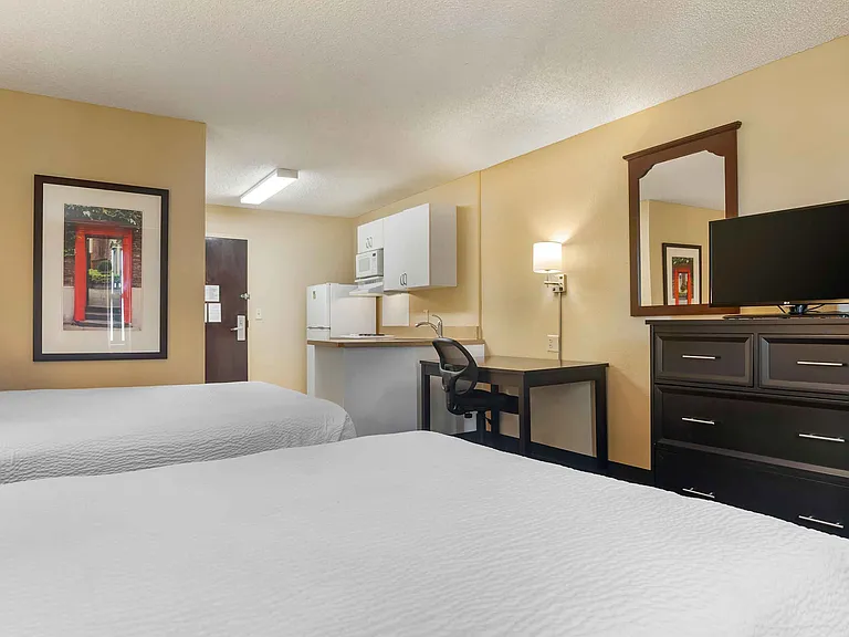 Studio Suite - 2 Full Beds