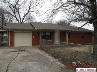 221 Duncan Ave, Checotah, OK 74426