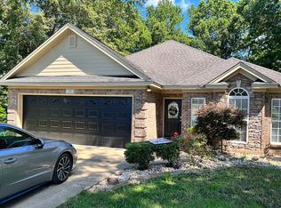 75 Wildwood Dr, Deatsville, AL 36022