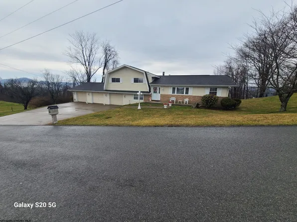 1804 Martha Ave, Fairmont, WV 26554