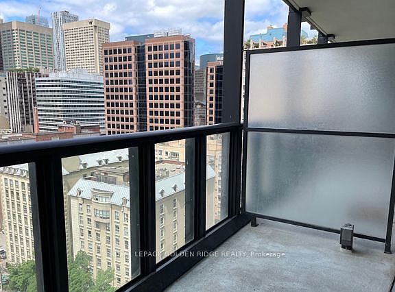 4th image of 101 Charles St E #1304