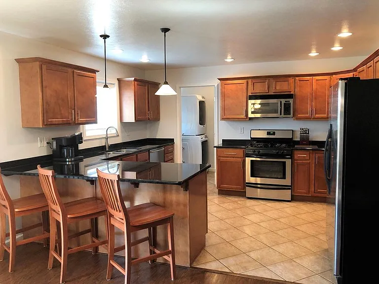 4 Shirley Dr — Photo 3