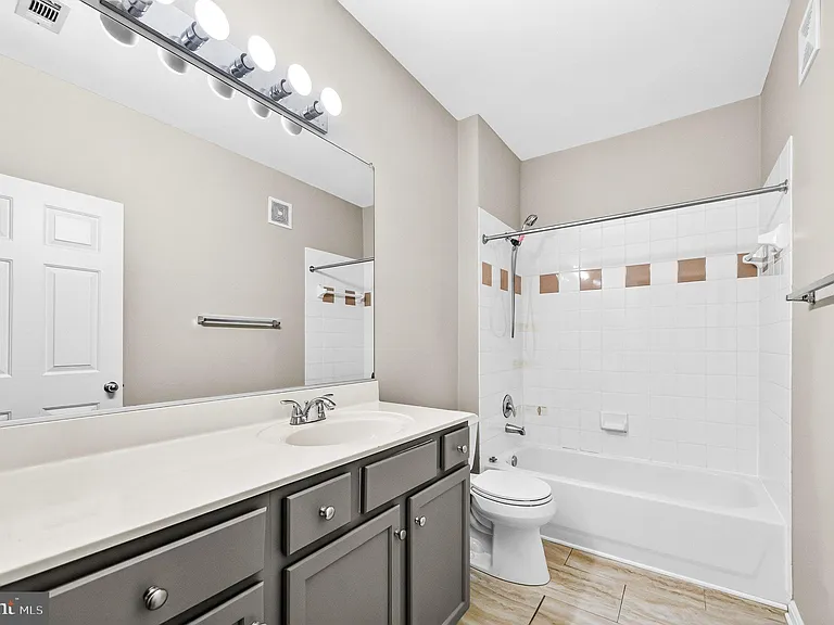 13386 Connor Dr #M — Photo 32