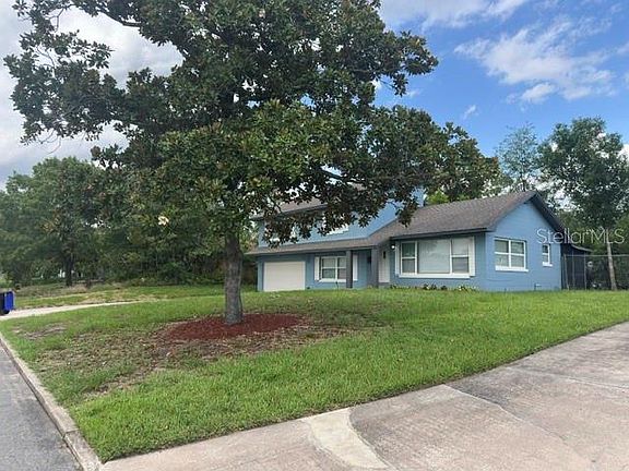 3rd image of 2807 Wyndham Ln