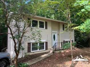 555 Finley Cove Rd, Hendersonville, NC 28739