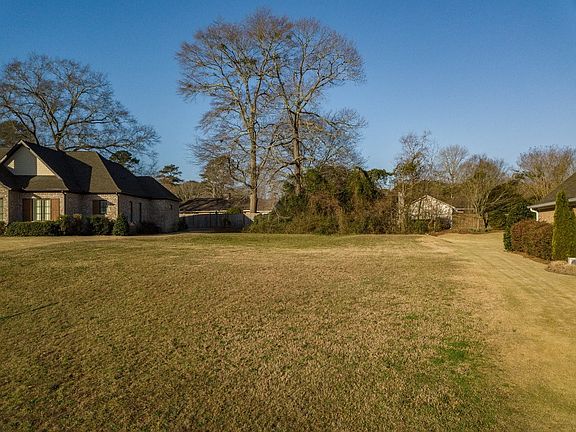 5th image of 1210 Lillie Ln