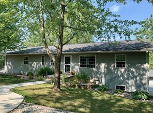 1652 Panoramic Rd, Decorah, IA 52101