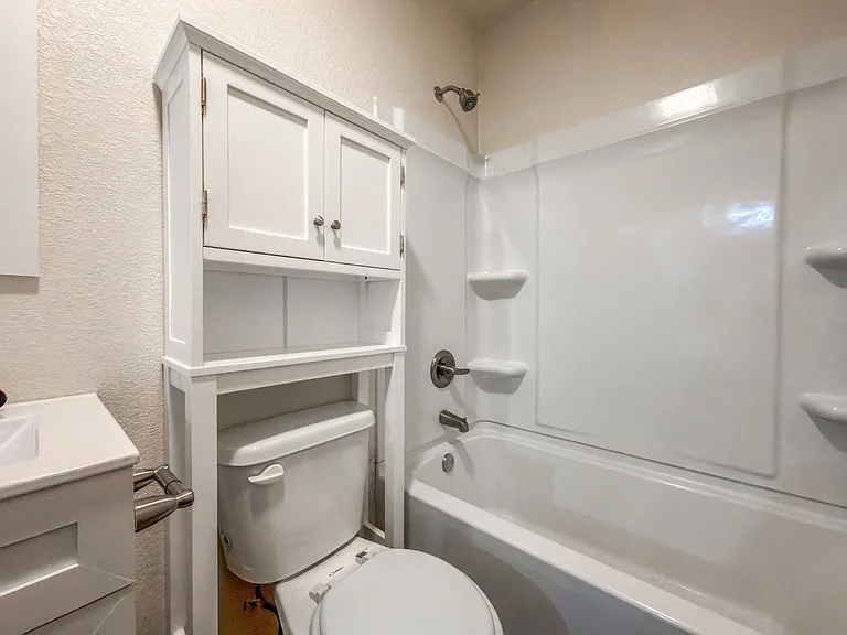 1009 S 25th St — Photo 10