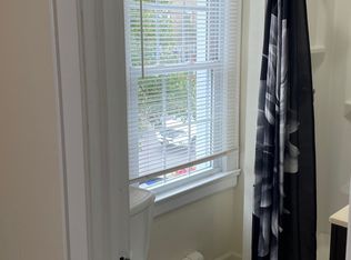 27 Laurel Rd APT 2, East Northport, NY 11731