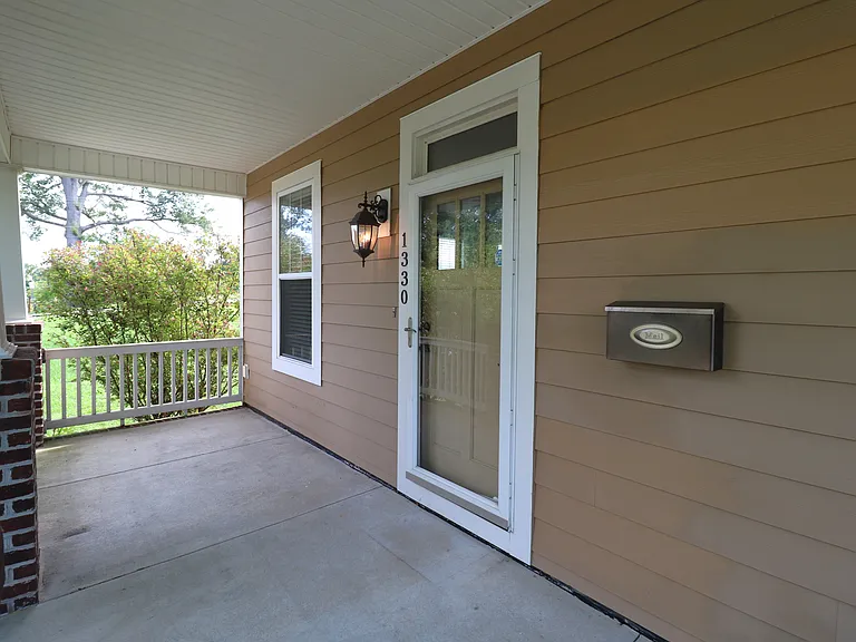 1330 Mint St — Photo 2