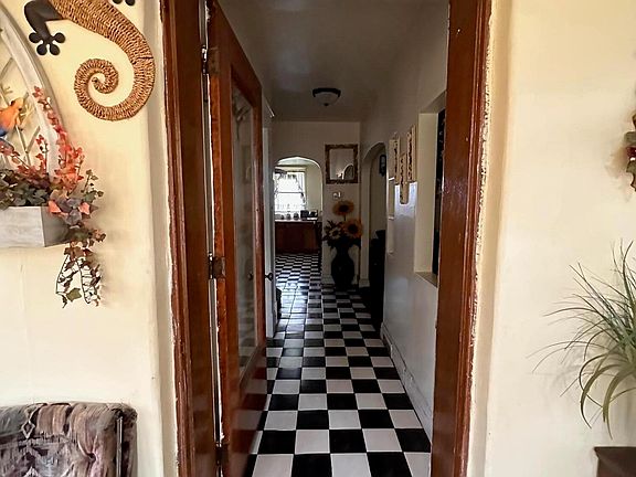 5th image of 3907 Grand Blvd
