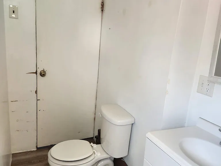 157 Center St — Photo 8