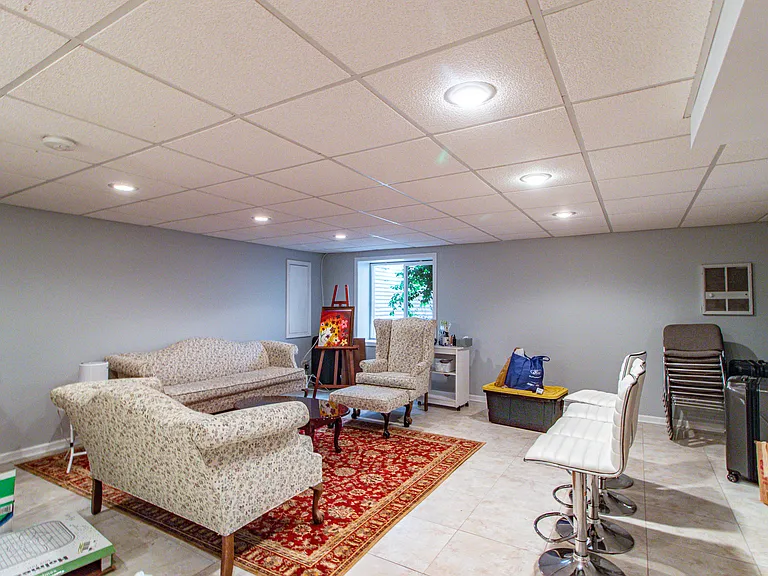6 Beaconsfield Ct — Photo 15