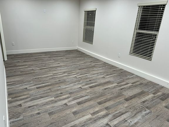 3rd image of 10525 Jardine Ave #1/2