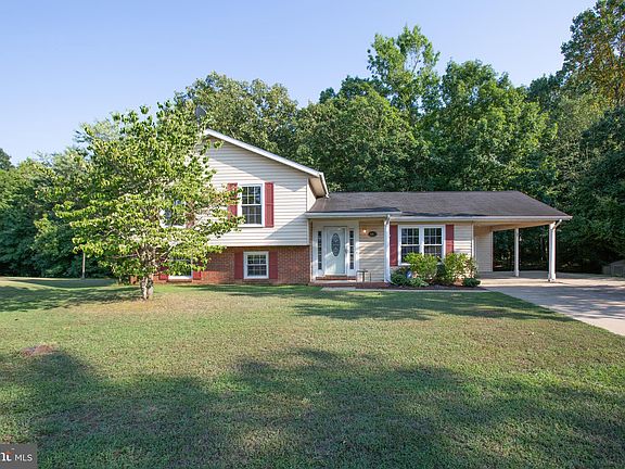 3rd image of 685 Lavington Ct