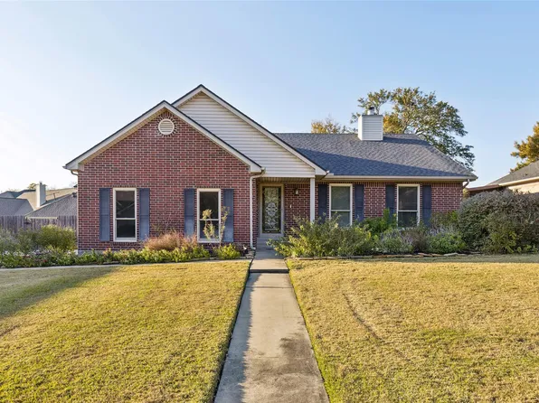 7112 Pleasure Lake Dr, Willis, TX 77318