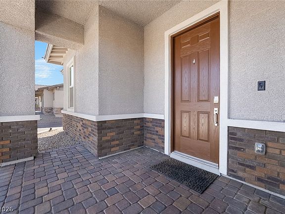 3rd image of 763 Willow Oasis St