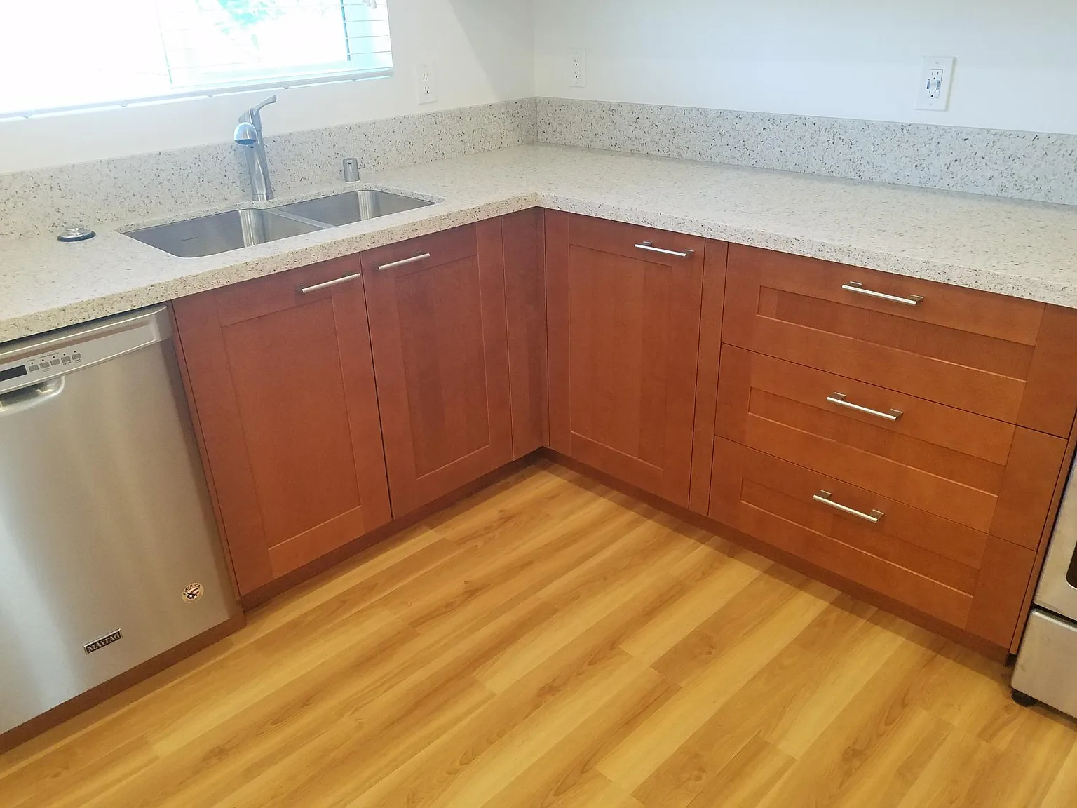 2 bed, 900 sqft, $2,775 — Photo 2