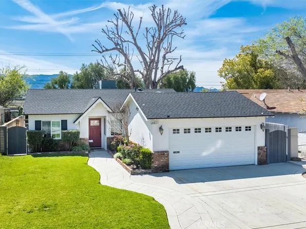 24833 Alderbrook Dr, Newhall, CA 91321