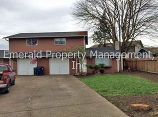 826 N Cloverleaf Loop, Springfield, OR 97477