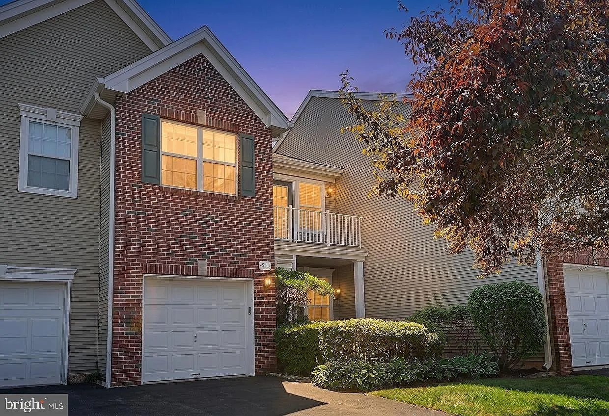 3 bed, 2.5 bath, 2092 sqft, $3,700 — Photo 1