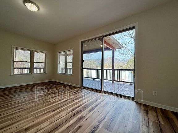 4th image of 22 Bassett Rd