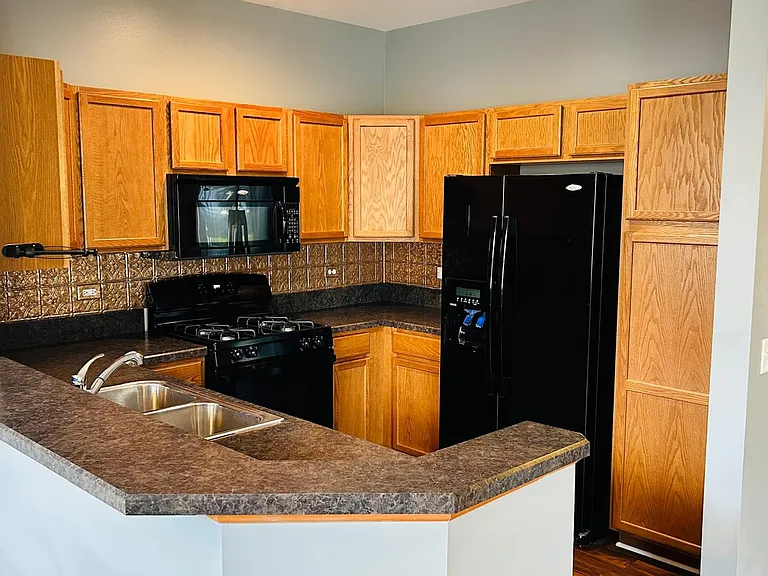 2215 Aurora Dr #1 — Photo 2