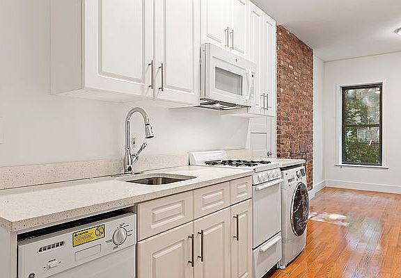 2nd image of 412 E 9th St APT 7