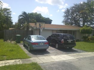 731 NW 89th Ter, Pembroke Pines, FL 33024