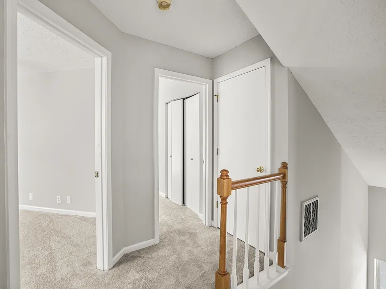 3127 Creekview Ln — Photo 40
