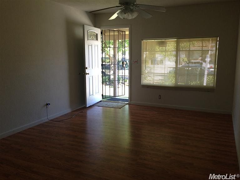 1st image of 1560 Anoka Ave