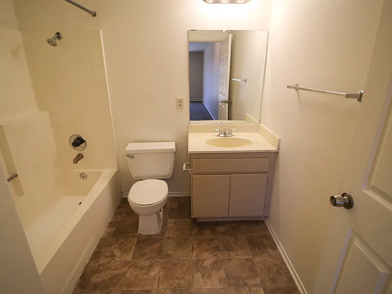 2 bedroom 2 bath apartment in Perris — Photo 38