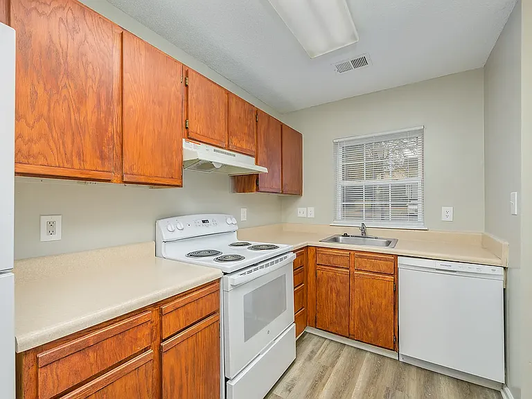 Griffith Commons Apartments — Photo 7