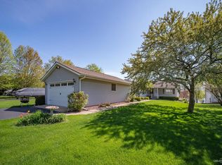 1178 Lady Bird Dr, Somonauk, IL 60552
