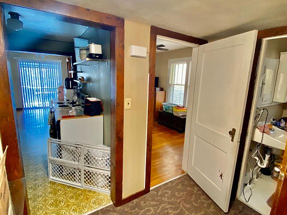 3rd image of 1203 W McCarty St #B