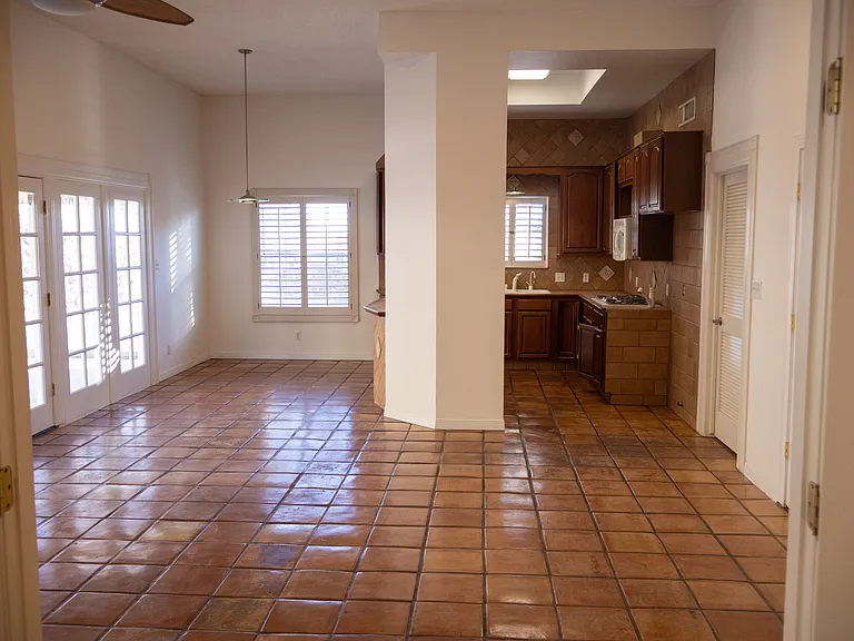 Dining/Kitchen Area