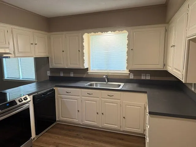 233 Fairway Dr — Photo 6