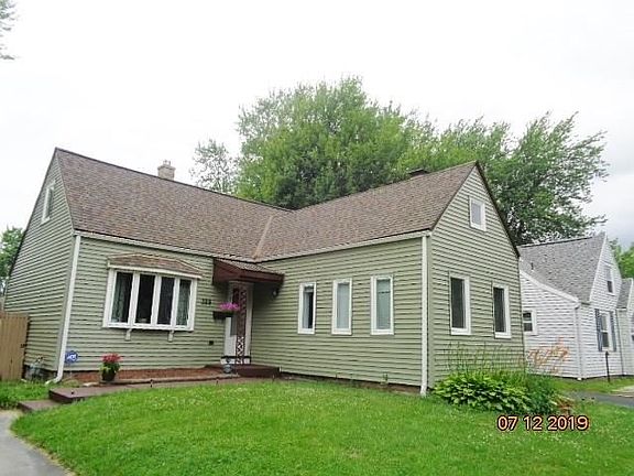 3rd image of 389 Huxley Dr