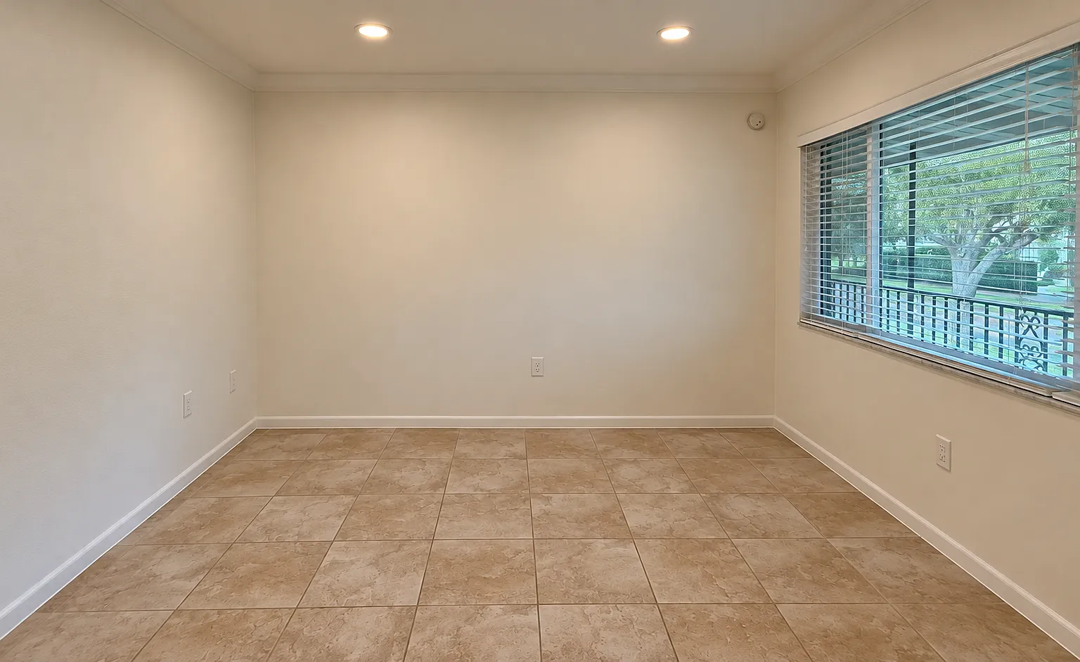 1 bed, 650 sqft, $1,524 — Photo 3