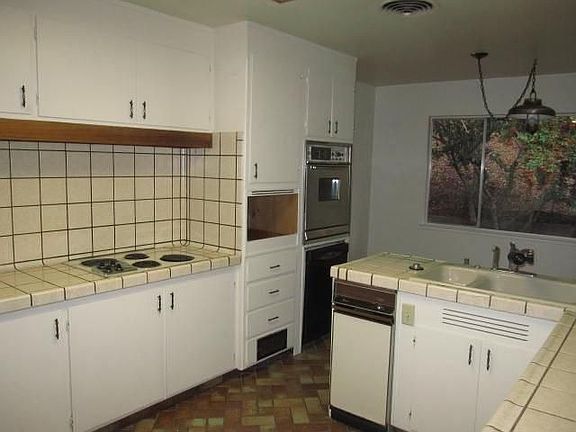 Main house - Kitchen