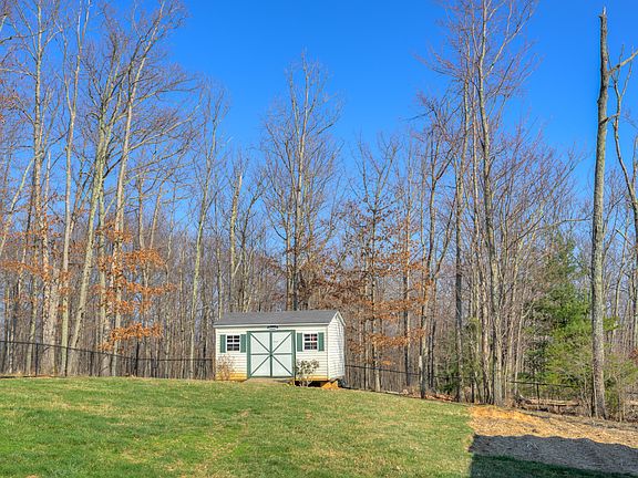 5th image of 800 Southwoods Dr