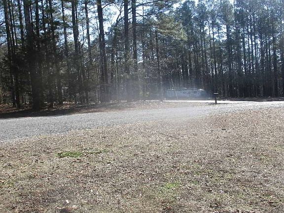 3rd image of 205 Forest View Cir