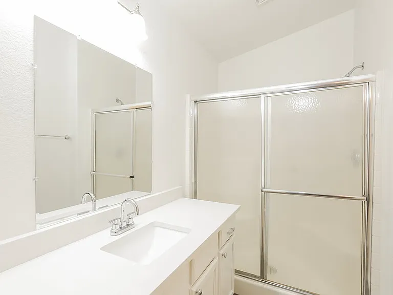 16183 W Buchanan St — Photo 10
