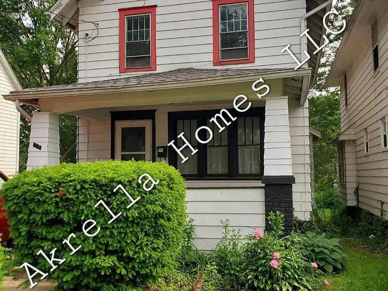 351 Grand Ave — Photo 14