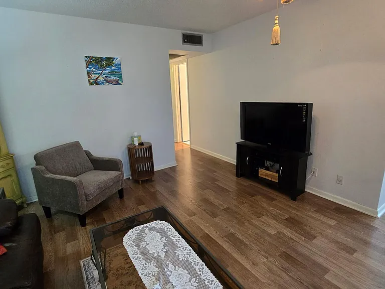 357 Markham Ct #357-P — Photo 3