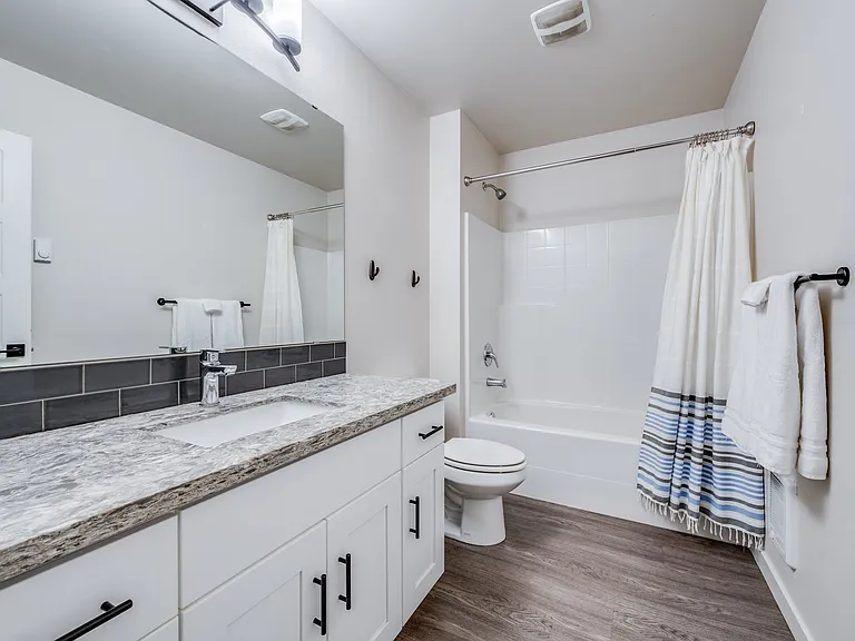 749 S Mason Ave — Photo 10