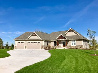 N53W17958 Ridgeline Trl, Menomonee Falls, WI 53051